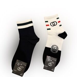 NWT 2 Pair Gucci Outlet Men's Socks with classic Gucci Stripes and Logo